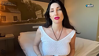 Große Und Verführerische Milf Liza Virgin In Einer Hausgemachten Blowjob-Szene