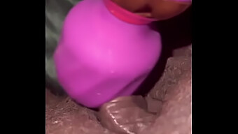 Milajs Vibrator-Masturbationserfahrung Mit Großen Titten Und Kurviger Figur