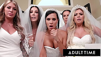 La Sposa Milf Prende Il Controllo Della Wedding Planner In Un Video Kinky