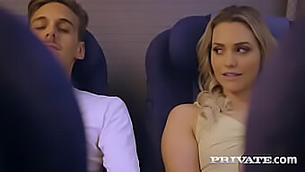 Increíble Mamada Y Garganta Profunda En Un Vuelo Con Mia Malkova