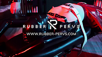 German Latex Fetish And Fucking Machines In The Rubber Clinic