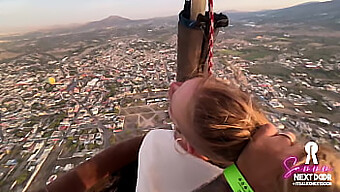 Intensives Liebesspiel Bei Heißluftballonfahrt Über Die Pyramiden Mexikos